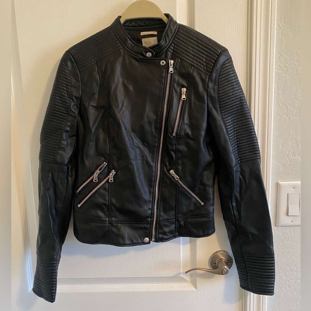 Leather Jacket - Picture 4 of 9